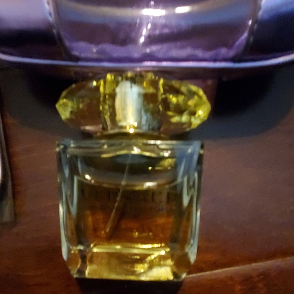 Versace - Picture 2 of 3